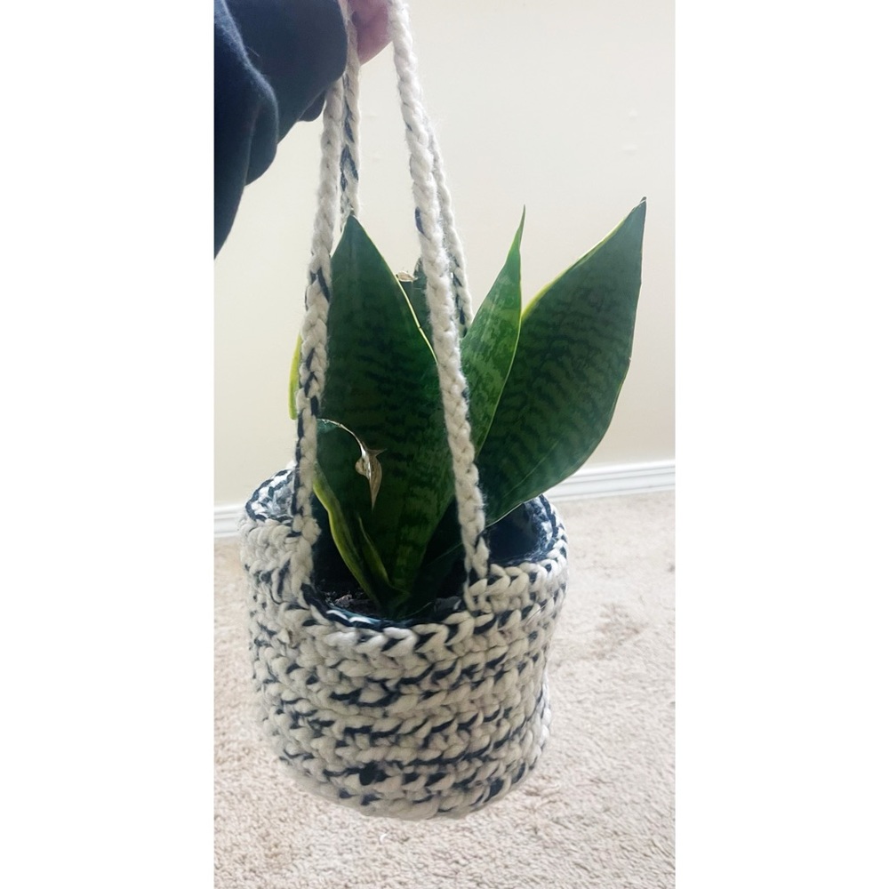 Handmade Crochet Hanging Basket Cream & Black Variegated Fits 5-9” Pots